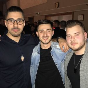 Meet your Posher, Dženis